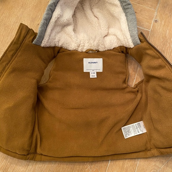 NWT Old Navy Camel Sherpa Vest - Picture 3 of 4